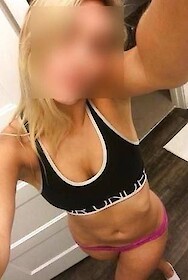 Nadia available in La Rochelle