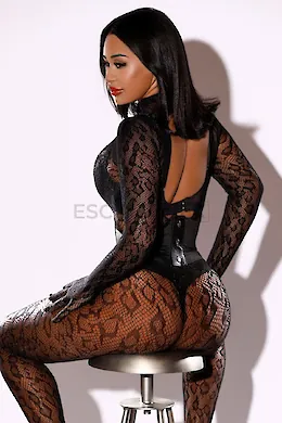Astrid - picture 3 of 6