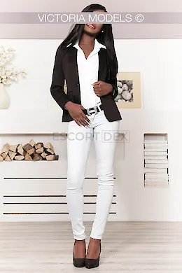 Gianna - picture 1 of 4