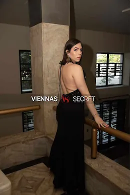 Shemale Lunnablue - picture 1 of 3