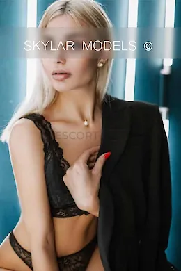 Michelle - picture 1 of 5