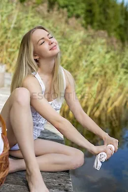 Alisa - picture 1 of 6