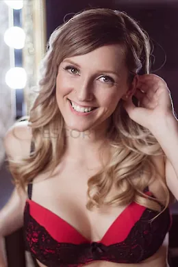 Isabella - picture 1 of 6