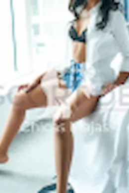 CAMILA - picture 1 of 6