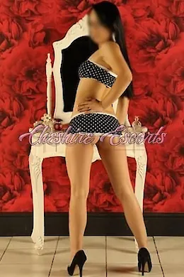 Nina - picture 1 of 5