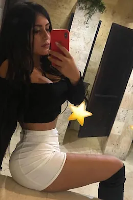 Camila - picture 1 of 6