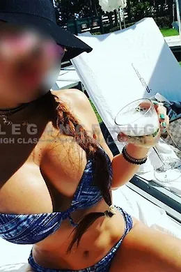 Luna - picture 1 of 5