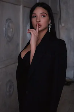 Valerie - picture 1 of 6