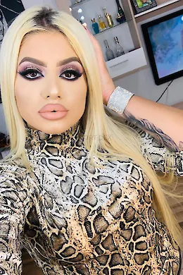 Sophia - picture 1 of 6