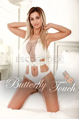 Izabella - picture 1 of 6