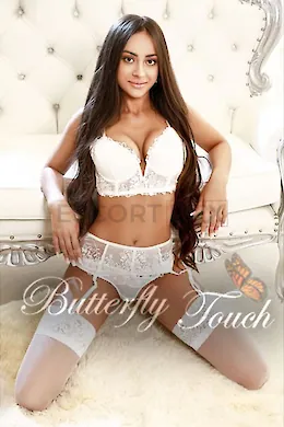 Helen - picture 1 of 6