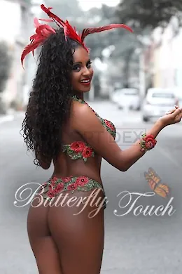 Sabrina Maia - picture 3 of 6