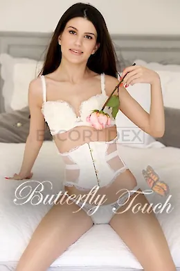 Cornelia - picture 4 of 6