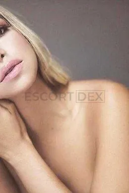 DAYANA - picture 1 of 6