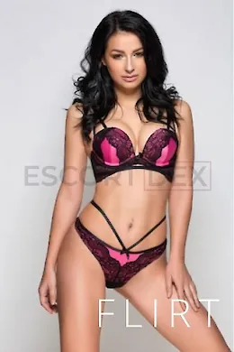 Dee - picture 1541523547 of 4