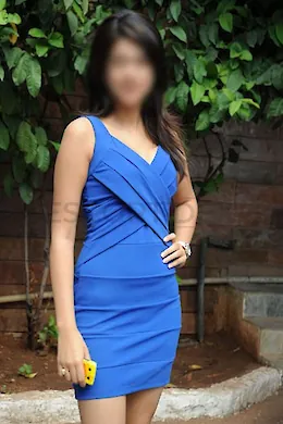 Roshni Saxena - picture 1 of 3