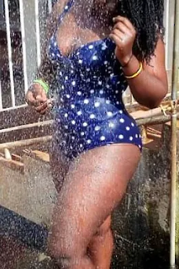 Angela L - picture 1580593175 of 3