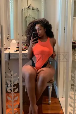 Miss Mirabel - picture 1586426110 of 6