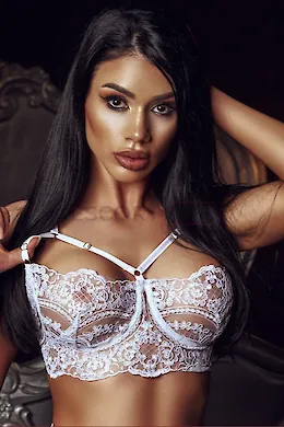 Brenda - picture 1 of 7