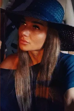 Roxy - picture 1 of 8