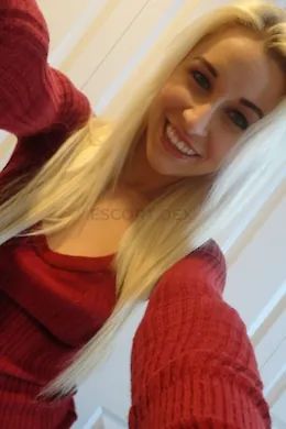 Isla Luna - picture 1 of 3