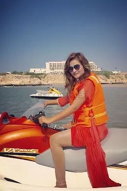 Mia - picture 1 of 4