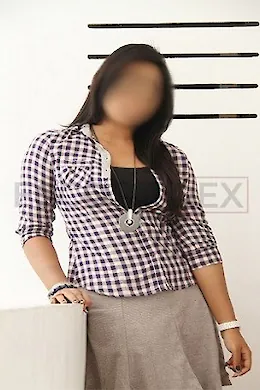 Aditi Sharma - picture 1 of 3