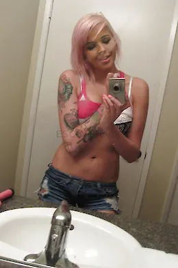 Sofia Lexi - picture 1 of 3