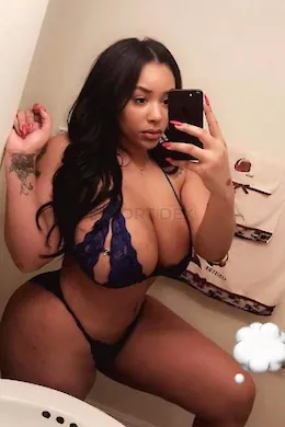 Lara - picture 1 of 3