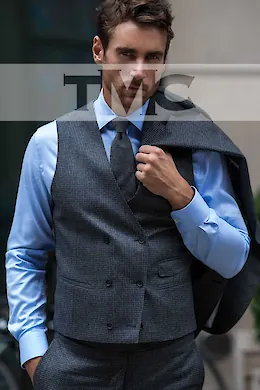 VIPgigoloJulian - picture 1 of 4