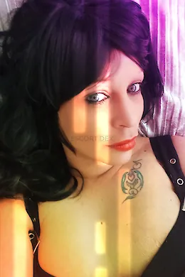 BustyEnglishjad - picture 1 of 3