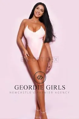 Aylin - picture 1 of 4