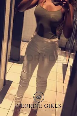 Chanel - picture 1 of 3