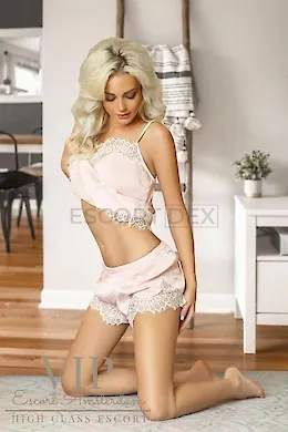 Yulia - picture 1 of 3