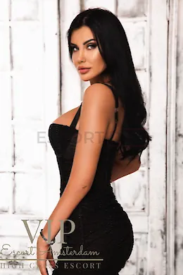 Helen - picture 1 of 4