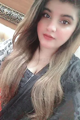 Sumbal Khan - picture 1 of 4