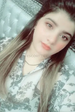 Sumbal Khan - picture 1 of 4