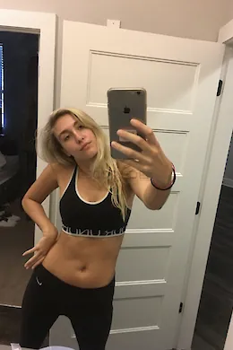 Naomy - picture 1 of 3