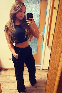 Alice - picture 1 of 7