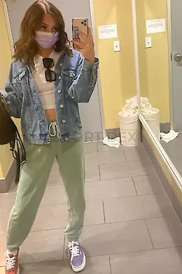 Lucie - picture 1 of 3