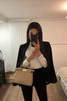 Michaela - picture 1 of 4