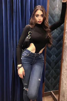 KELLY - picture 1 of 8