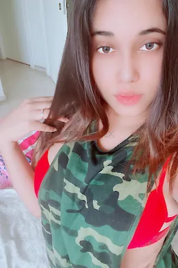 Brunette Emily - picture 1 of 4