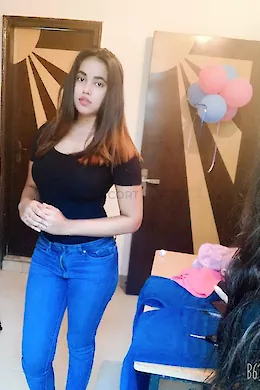 Brunette Emily - picture 1 of 4