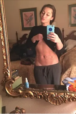 Silvia - picture 1 of 4