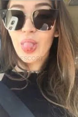 Silvia - picture 1 of 5