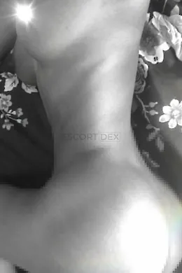 Chrissy - picture 1 of 3