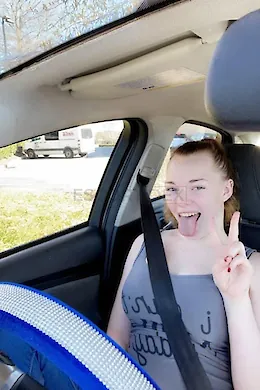 sarah - picture 1 of 3