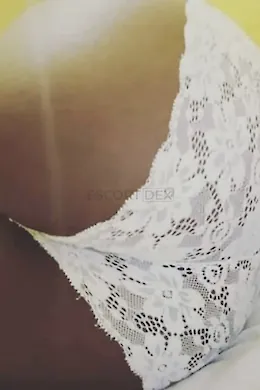 Alexia lee - picture 1 of 4