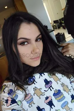 Carine - picture 1 of 3